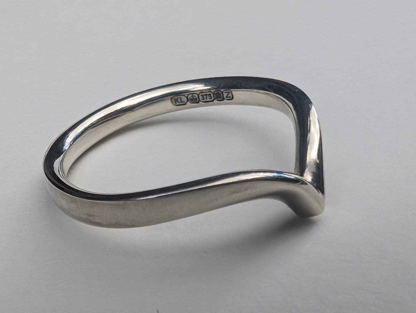 White gold wishbone ring