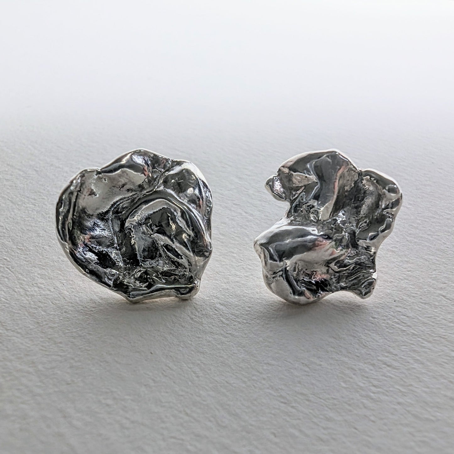 Splash stud earrings